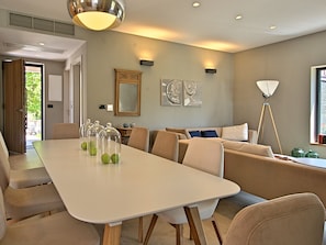 Villa | Living room