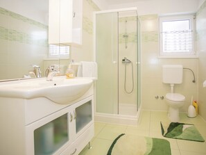 House | Bathroom | Shower, towels