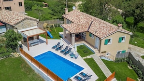 Exterior - Very Well Maintained Villa With Swimming Pool, Jacuzzi, Infrared Sauna in the Heart of Istria (Gracisce)