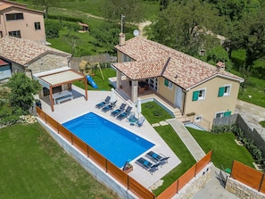 Exterior - Very Well Maintained Villa With Swimming Pool, Jacuzzi, Infrared Sauna in the Heart of Istria (Gracisce)