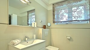 Unclassified image, 5 of 26, button - Modern Apartment With Private Covered Terrace Near Porec and the Beach (Porec)