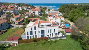 Exterior - Modern Holiday Home With Terrace in Funtana (Funtana)