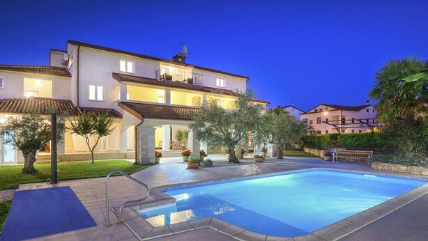Pool - Modern Apartment With Pool, Wi-fi and air Conditioning, Ideal for a Couple (Porec)