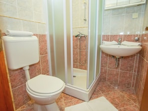 House | Bathroom | Shower, towels