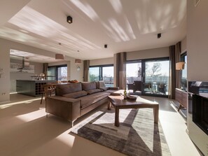 Villa | Living room | Fireplace