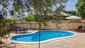 Pool - Renovated Holiday Home With Private Pool at 5 km From the Resort of Porec and Beach (Porec)