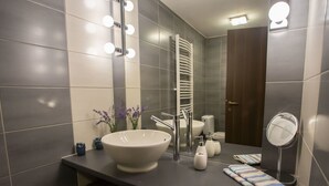 Villa | Bathroom - Nicely Decorated Semi-detached House With Pool and Fenced Yard (Sveti Lovrec)