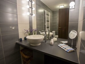 Villa | Bathroom - Nicely Decorated Semi-detached House With Pool and Fenced Yard (Sveti Lovrec)