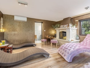 3 chambres, ameublement unique, literie fournie