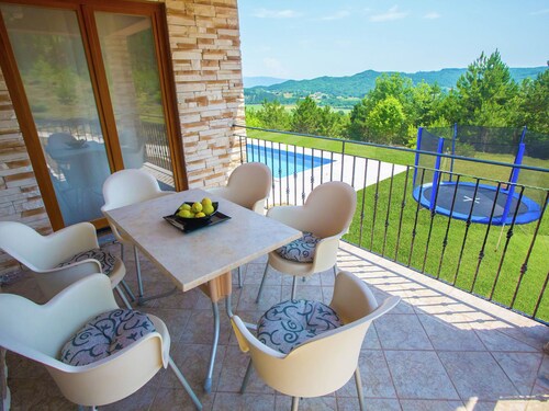 Villa With Beautiful Views, Wellness Room and Private Pool Near Pazin