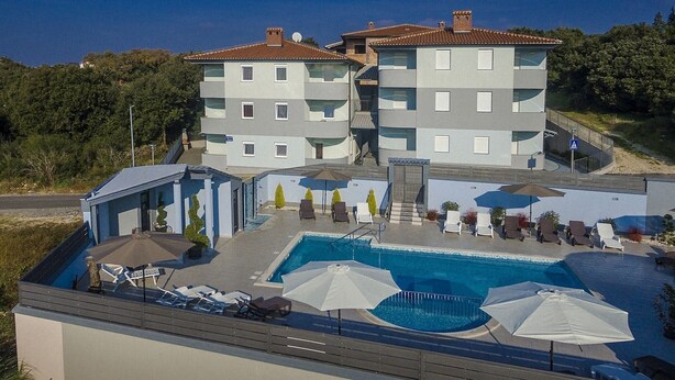 Pool - Splendid Apartment in Vodnjan With Swimming Pool (Vodnjan)