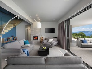 DVD player - Luxurious Villa in Labin With Swimming Pool and Sea View (Rasa)