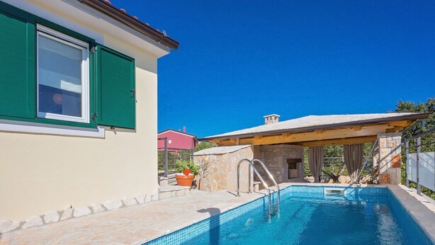 Exterior - Charming Holiday Home With Swimming Pool, Hot Tub and Infrared Sauna, Near Beach (Vodnjan)