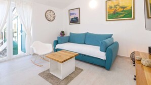 House | Living room - Charming Holiday Home With Swimming Pool, Hot Tub and Infrared Sauna, Near Beach (Vodnjan)