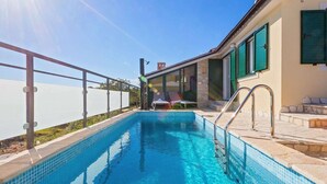 Exterior - Charming Holiday Home With Swimming Pool, Hot Tub and Infrared Sauna, Near Beach (Vodnjan)