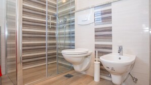 Apartment | Bathroom