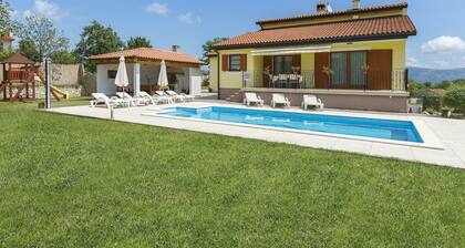 Nice Holiday Home With Private Pool, Near Labin and the Beaches of Rabac
