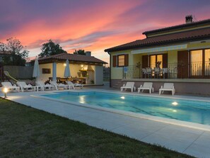 Outdoor pool - Nice Holiday Home With Private Pool, Near Labin and the Beaches of Rabac (Sveta Nedelja)