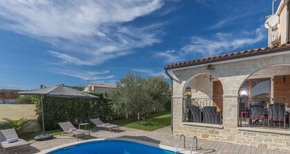 Villa With Private Pool Near the Beach and Porec Center