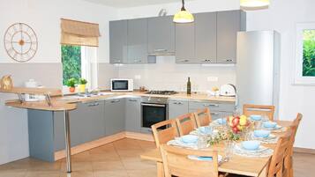 Villa | Private kitchen | High chair