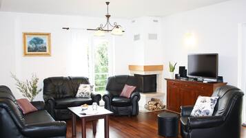 Villa | Living area | Table football