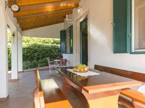Cozy Seaside Holiday Home in Koromacno