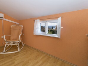 1 bedroom, individually furnished, bed sheets - Cozy Seaside Holiday Home in Koromacno (Rasa)