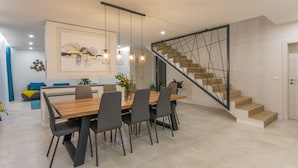 Dining - Deluxe Villa in Porec With Wellness Centre & Pool (Porec)