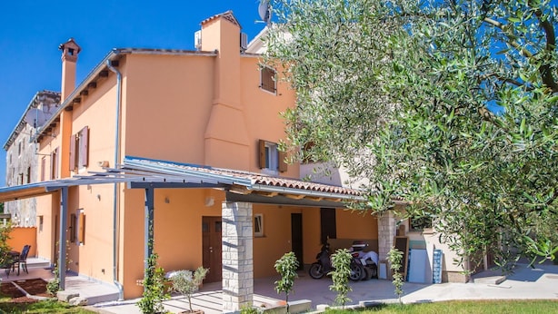 Unclassified image, 1 of 26, button - Modern and Tastefully Decorated Holiday Home With Garden, Near Porec and the Beach (Porec)