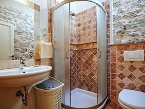 Villa | Bathroom