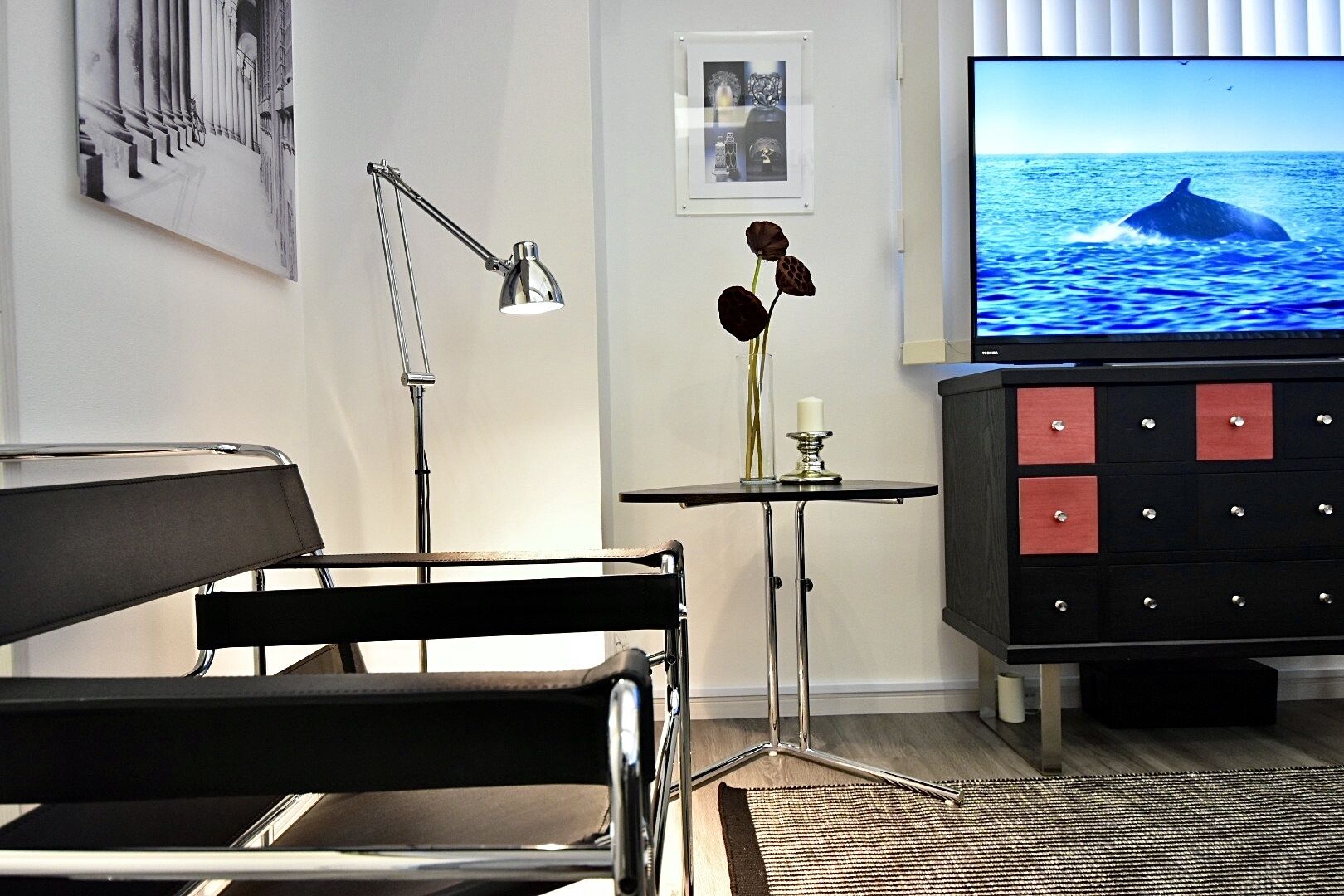 Habitación (Type C, 1001) | Zona de estar | Una televisión de pantalla plana