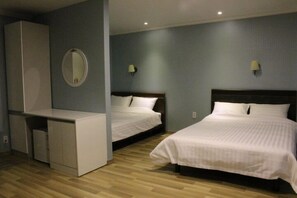 4 People 2 Queenbed Room | Free WiFi - Bexco Hostel B&B (Busan)