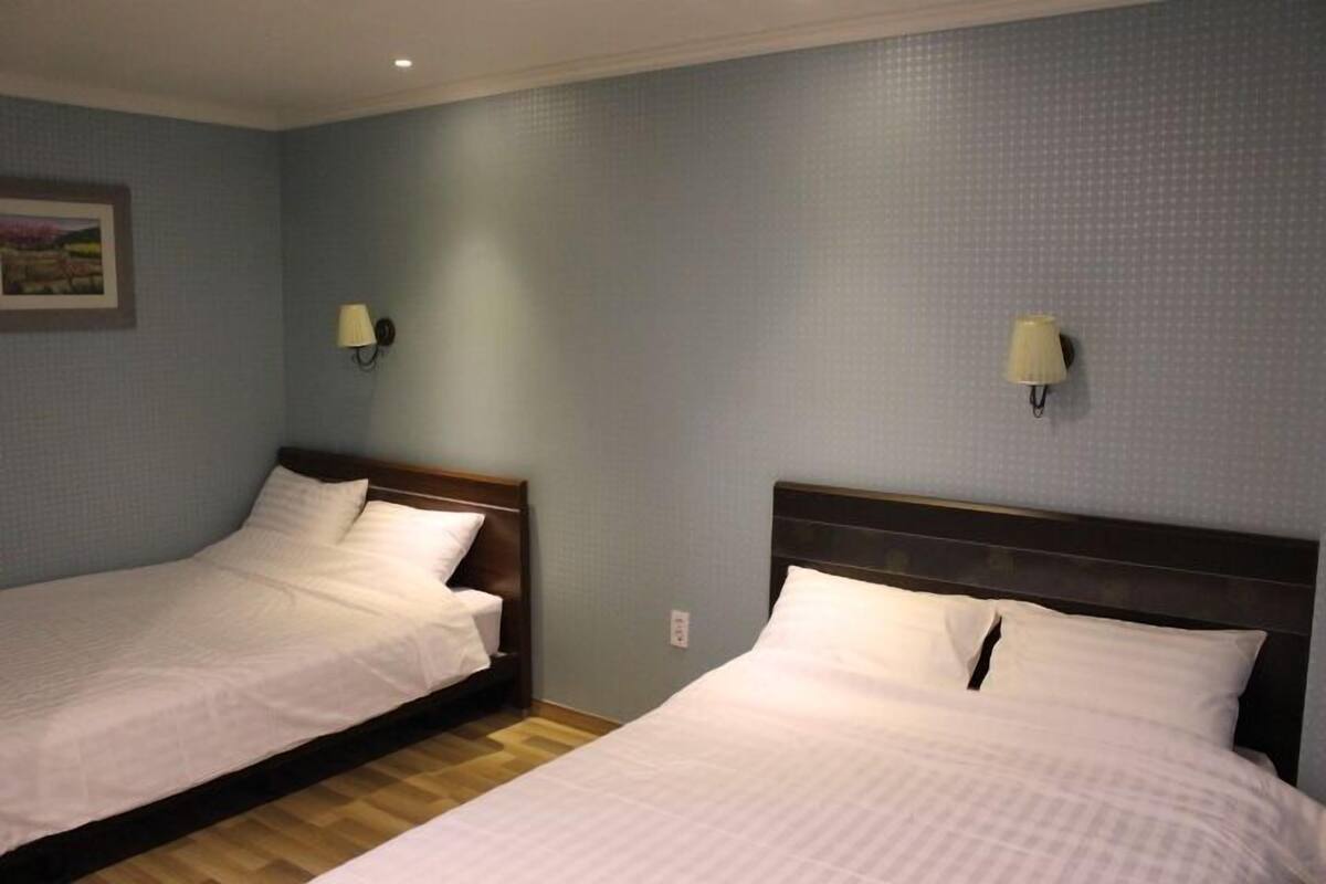 4 People 2 Queenbed Room | Accès au Wi-Fi (inclus)