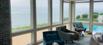 Breathtaking Oceanfront Home with Pool. 