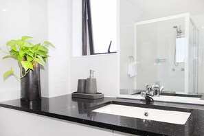 Apartment, 2 Bedrooms | Bathroom - Illawong 7 (Mooloolaba)
