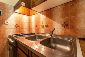 Refrigerador, horno, placa de cocina, lavavajillas