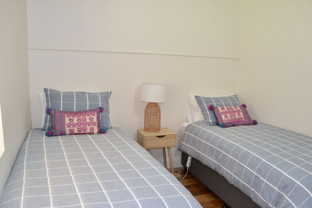 Sir Walter's Cottage at Hughes Park — image 5