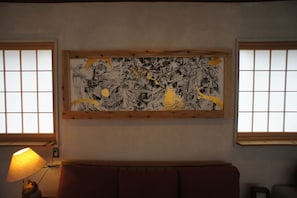 Room (2F) | Free WiFi