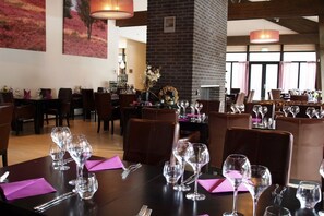 Dining - Fine cottage 41 + garden on beautiful child-friendly park in nature (Hoenderloo)