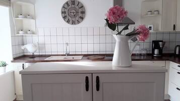 Kühlschrank, Ofen, Herdplatte, Geschirrspüler