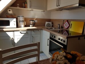 Kühlschrank, Mikrowelle, Geschirrspüler