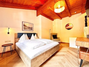 Desk, free WiFi - Pension Lederergütl (Saalbach-Hinterglemm)