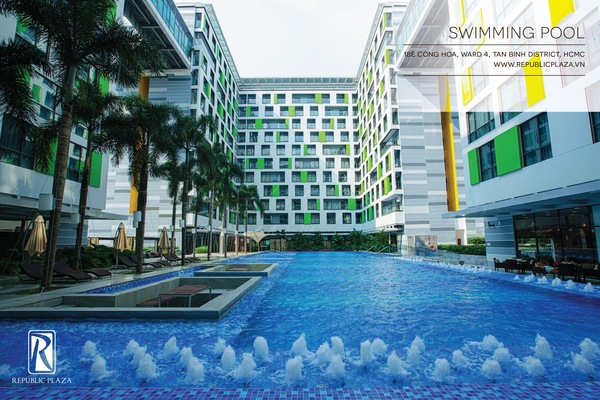 Outdoor pool, open 6:00 AM to 7:30 PM, pool umbrellas, sun loungers