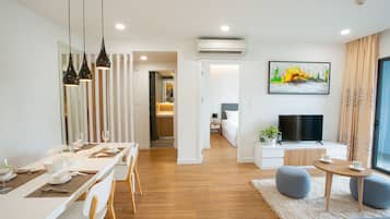 Luksusleilighet, 3 soverom, adgang til basseng | Oppholdsrom | Smart-TV