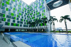 Outdoor pool, open 6:00 AM to 7:30 PM, pool umbrellas, pool loungers - Republic Plaza Serviced Apartment (Ho Chi Minh City)