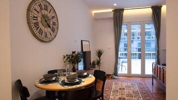 Apartemen, 1 kamar tidur | Makan di kamar