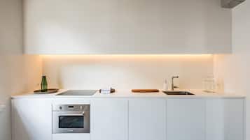 Geladeira, micro-ondas, fogão, cooktop