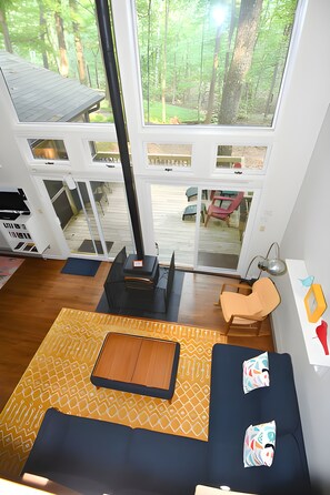 House, Multiple Beds (Autumn Wings - A Natural Retreat ) | Living area | 32-inch TV with digital channels - Autumn Wings - A Natural Retreat (Berkeley Springs)