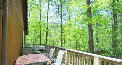 Cabin at Sleepy Creek - Charming Cabin