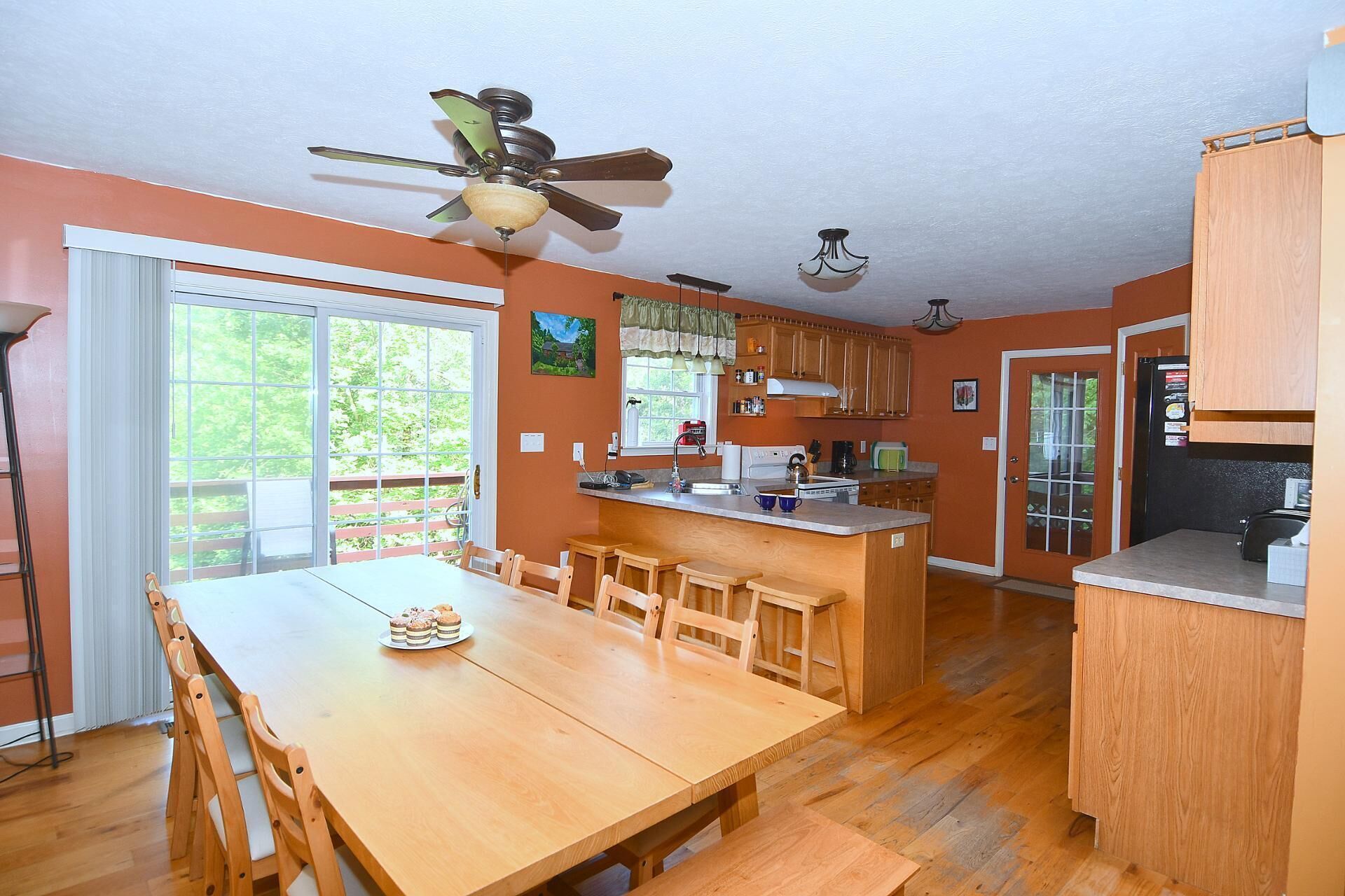 独立别墅, 多张床 (Creekview Cabin - A Perfect Escape) | 私人厨房 | 冰箱、微波炉、烤箱、洗碗机